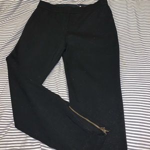 Black leggings with zip detail